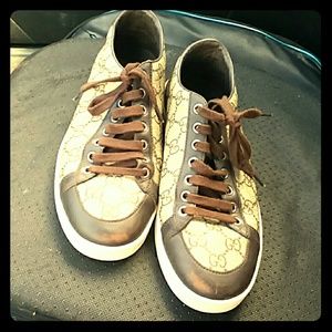 Size 8 GUCCI sneakers